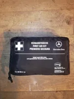 Mercedes-Benz A W169 Botiquín de primeros auxilios A1698800150