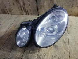 Mercedes-Benz E W211 Lampa przednia 15436100