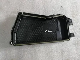 Mercedes-Benz E W212 Coperchio scatola dei fusibili A2125400382