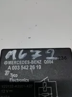 Mercedes-Benz C W204 Akumuliatoriaus saugiklis (rėlė) A0035422619