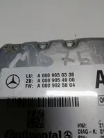 Mercedes-Benz E AMG W212 Frontkamera Windschutzscheibe Frontscheibe A0009050338