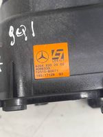 Mercedes-Benz E C207 W207 Garsiakalbis (-iai) galinėje palangėje A2048202402