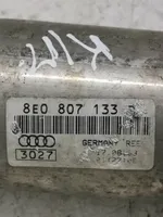 Audi A4 S4 B6 8E 8H Etupuskurin törmäysvoiman vaimennin 8E0807133