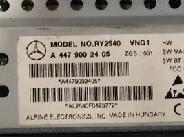 Mercedes-Benz Vito Viano W447 Panel / Radioodtwarzacz CD/DVD/GPS A4479002405