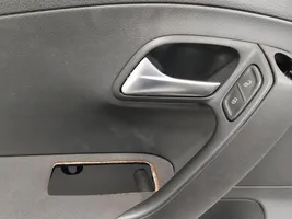Volkswagen Polo V 6R Boczki / Poszycie drzwi przednich 6R4867011
