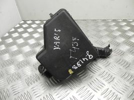 Toyota Yaris Boîte à fusibles 826620D710