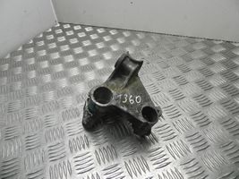 Renault Clio III Supporto della valvola di raffreddamento EGR 038120