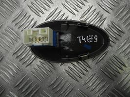 Iveco Daily 45 - 49.10 Interrupteur commade lève-vitre 00706
