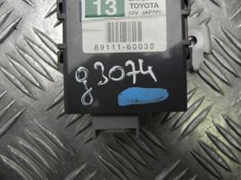 Toyota Land Cruiser (J100) Moduł sterowania Gateway 8911160030