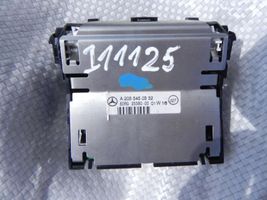 Mercedes-Benz C AMG W203 Monitori/näyttö/pieni näyttö A2035450332