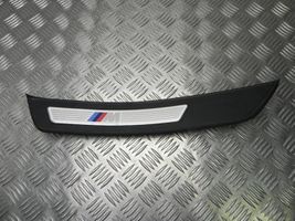 BMW 5 F10 F11 Kita slenkscių/ statramsčių apdailos detalė 8050047