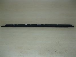 Volkswagen Golf V Rivestimento portiera posteriore (modanatura) 1K5837475D