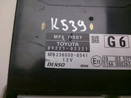 Toyota Auris 150 Skrzynka bezpieczników / Komplet 8922102321