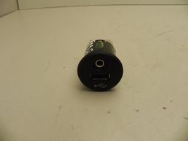 Nissan Juke I F15 EUR ISO -radioliitin 15875