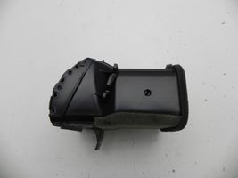 Toyota iQ Aizmugurējā gaisa - ventilācijas reste 5565074020