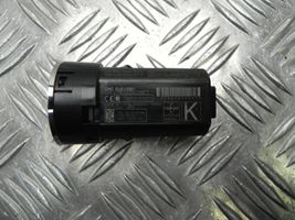 Toyota Auris E180 Moottorin start-stop-painike/kytkin 15F032C