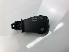 Renault Megane IV Vakionopeussäätimen ohjauskytkin 255520229R