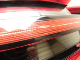 Porsche Macan Aizmugurējais lukturis virsbūvē 95B945095E