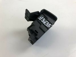 BMW 1 E82 E88 Ignition relay 695471713