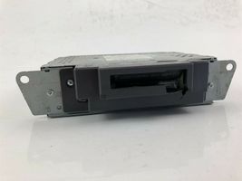 Toyota Prius (XW10) Panel / Radioodtwarzacz CD/DVD/GPS 8612047040