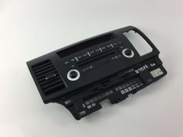 Mitsubishi Lancer VIII Panel / Radioodtwarzacz CD/DVD/GPS 8002A378XA