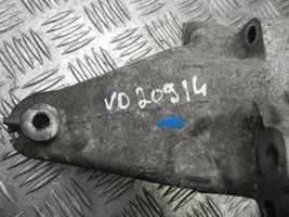 Mercedes-Benz C AMG W204 Supporto della valvola di raffreddamento EGR A2712230904