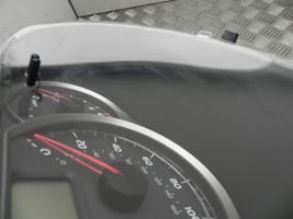 Toyota Yaris Compteur de vitesse tableau de bord 838000DQ50