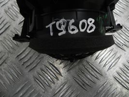 Nissan Juke I F15 Kratka nawiewu tylna tunelu środkowego 687603YV0A