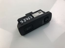 Volvo V40 Tailgate opening switch P31443873