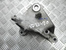 Opel Zafira C EGR-venttiilin/lauhduttimen kiinnike 13395929