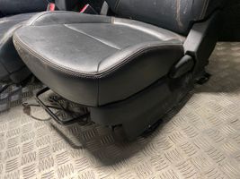 Subaru XV II Sitze komplett 