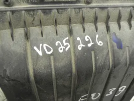 Skoda Fabia Mk3 (NJ) Obudowa filtra powietrza 04C129611J
