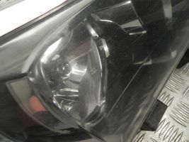 Toyota Corolla E160 E170 Lampa przednia 8111002E70