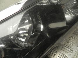 Toyota Corolla E160 E170 Lampa przednia 8111002E70