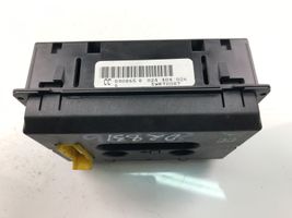 Opel Vectra B Monitori/näyttö/pieni näyttö 024404026