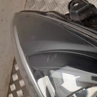 Toyota Yaris Lampa przednia 9922681017