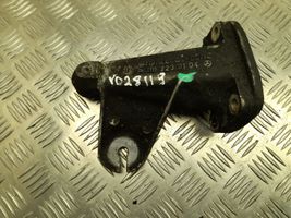 Mercedes-Benz S W126 EGR-venttiilin/lauhduttimen kiinnike 1102233104