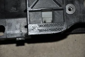 Citroen C4 II Picasso Radiatoru paneļa augšējā daļa (televizors) 9814471380