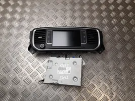 Opel Vivaro Radio/CD/DVD/GPS head unit 9835408780