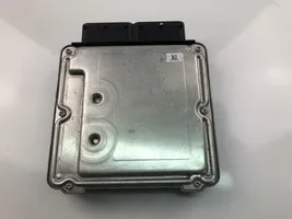 Volkswagen PASSAT B8 Dzinēja vadības bloks 04L907309M