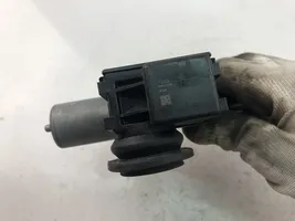 Toyota Prius (XW50) Wiper motor 8572062010