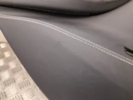 Tesla Model S Etuoven verhoilu 100813300D