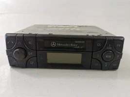 Mercedes-Benz E W210 Radio/CD/DVD/GPS-pääyksikkö A2108200986
