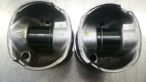 BMW 5 F10 F11 Piston avec bielle 84L110