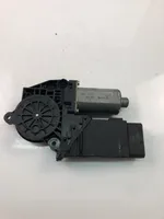 Volkswagen Touareg I Moteur de lève-vitre de porte avant 0130821764