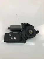 Volkswagen Touareg I Moteur de lève-vitre de porte avant 0130821764