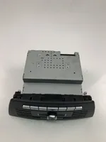 Mercedes-Benz C AMG W204 Radio/CD/DVD/GPS-pääyksikkö A2049009410