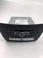 Mercedes-Benz C AMG W204 Radio / CD/DVD atskaņotājs / navigācija A2049009410