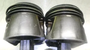 Mercedes-Benz C AMG W204 Piston avec bielle 642