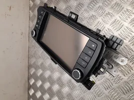 Toyota Yaris Panel / Radioodtwarzacz CD/DVD/GPS 861400D280